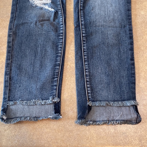 Women’s dollhouse jeans, size 7 inseam measures about 26” to the longer length - Picture 2 of 7